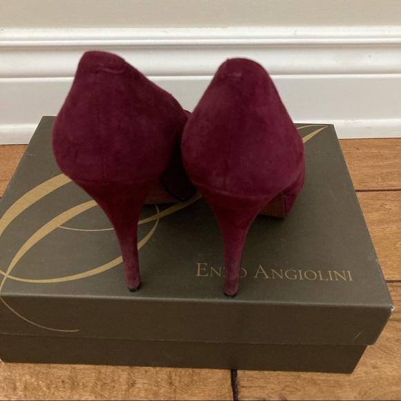 Enzo Angiolini Suede Peep toe Heels - Picture 3 of 4